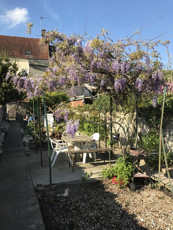 Gite Ancien Relais De Saint-Jacques Apartment La Roche-Guyon Exterior photo